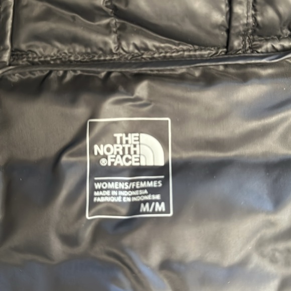 The North Face Endeavor Black Thermoball PrimaLoft Quilted Jacket Womens M - Picture 4 of 5